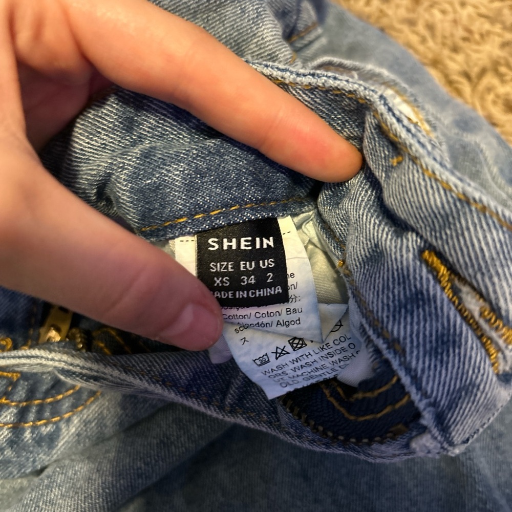 SHEIN Blue Distressed Denim Jeans